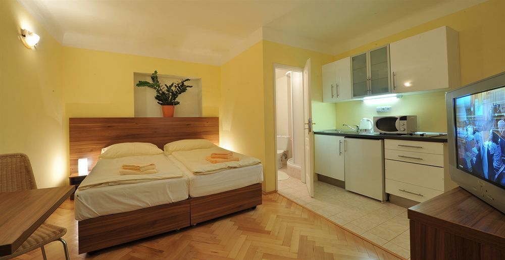 U Zlate Podkovy - At The Golden Horseshoe Apartament